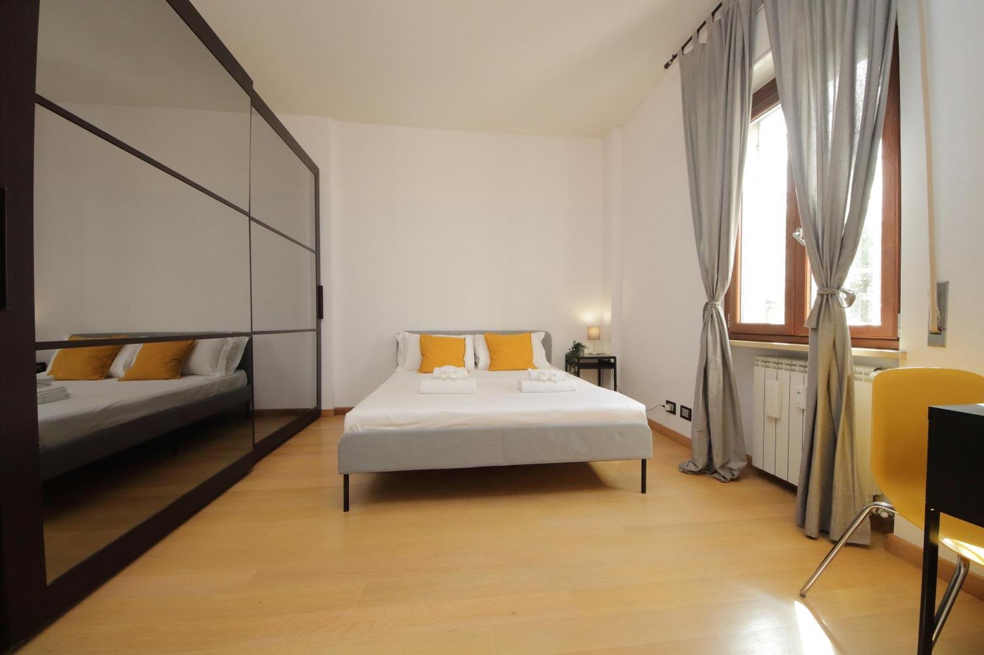 Cozy And Comfy Apartment In Piramide Metro Stop Rome Bagian luar foto