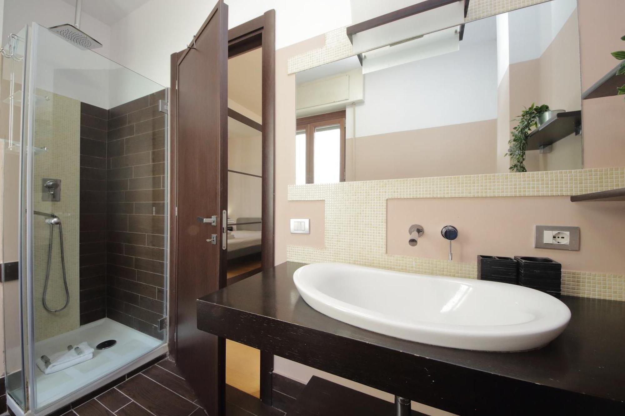 Cozy And Comfy Apartment In Piramide Metro Stop Rome Bagian luar foto