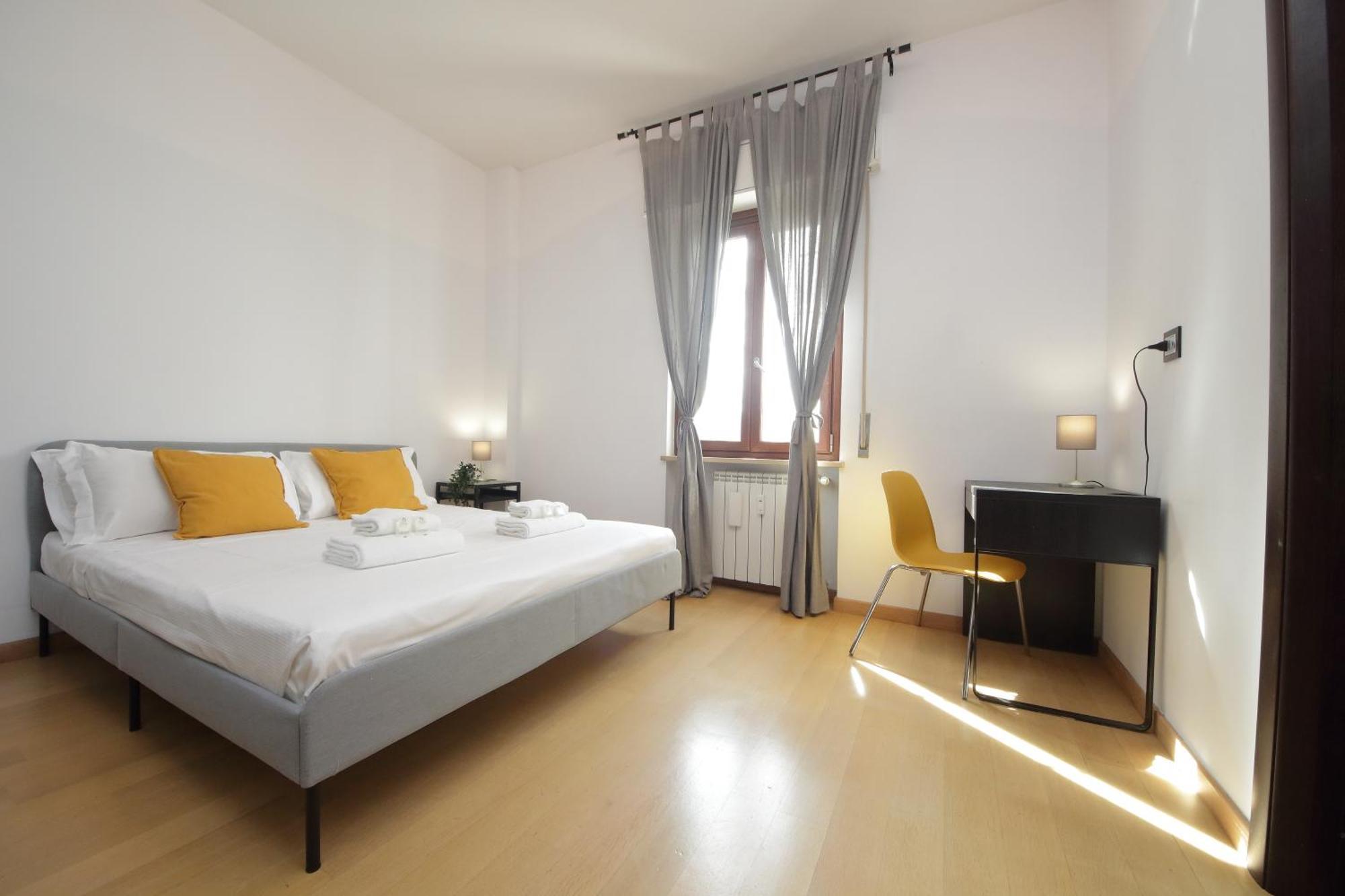 Cozy And Comfy Apartment In Piramide Metro Stop Rome Bagian luar foto